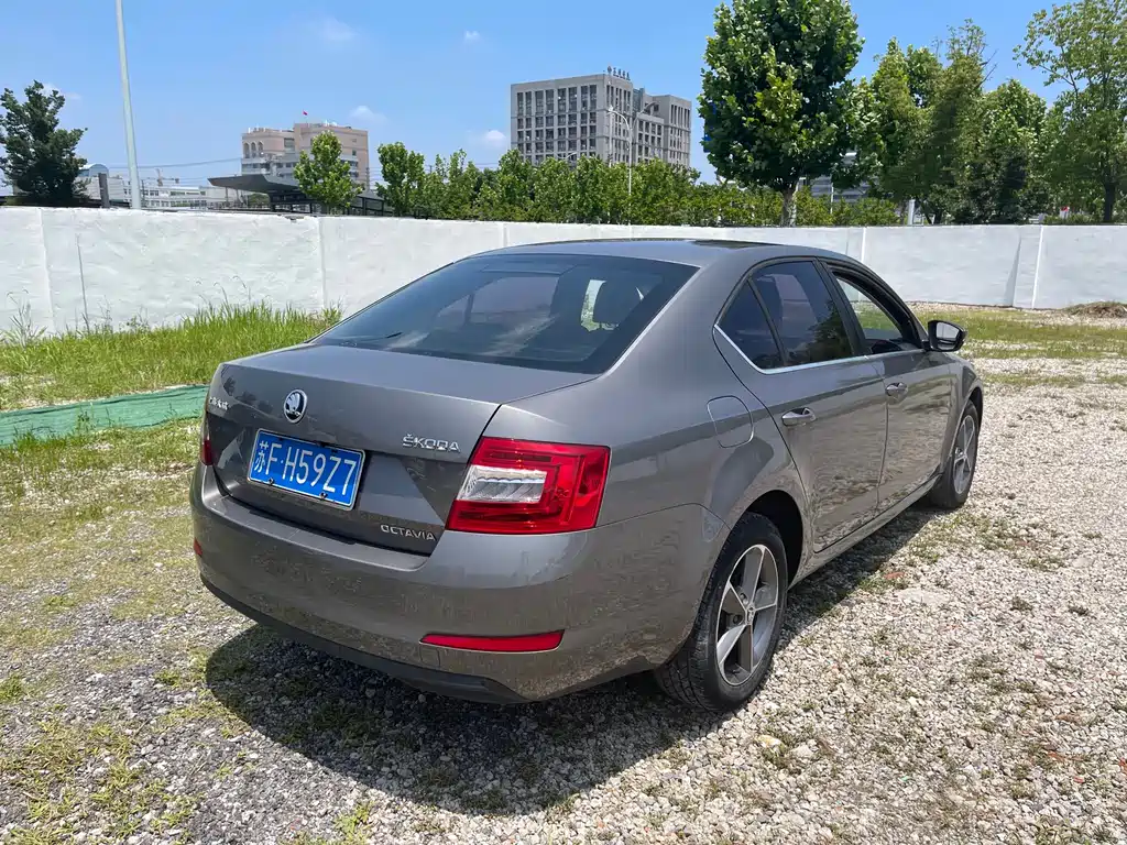 Skoda Octavia 2016 — фото 10