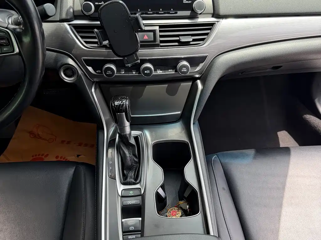Honda Accord 2019 — фото 27