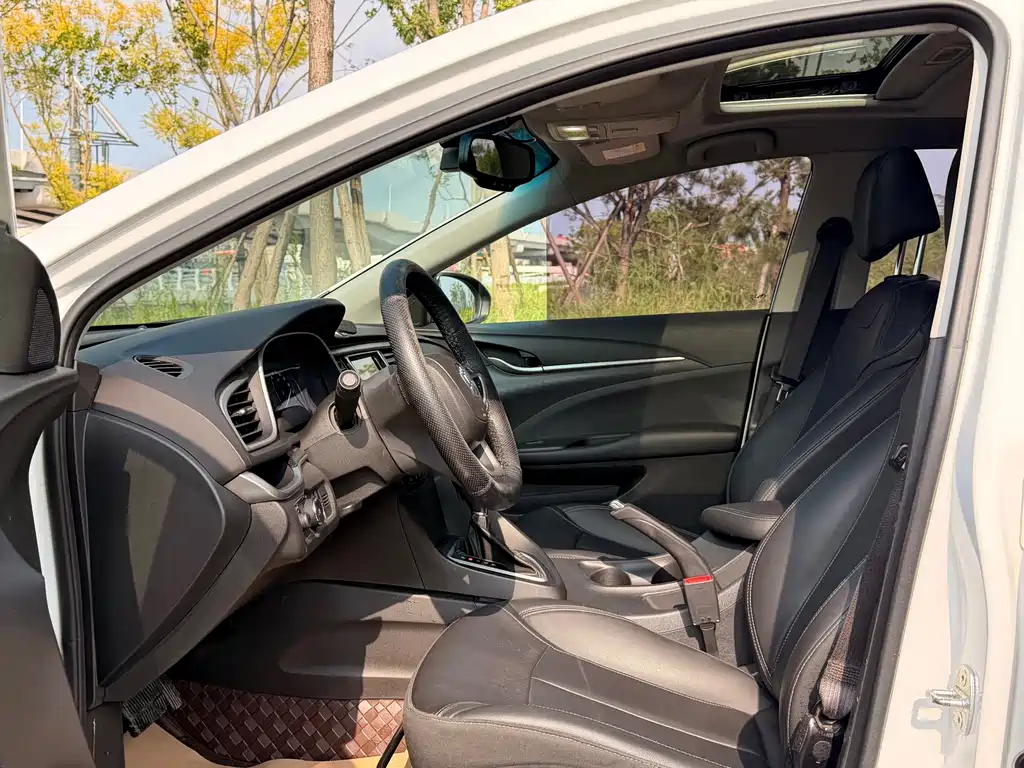 Buick Excelle 2019 — фото 11