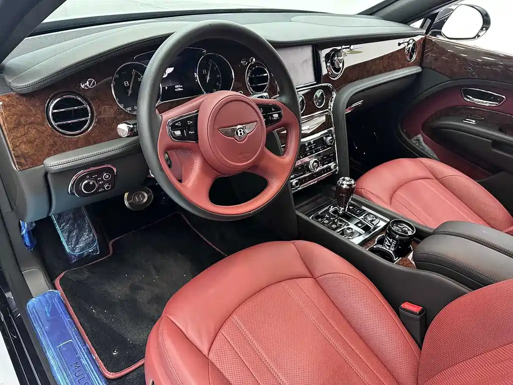 Bentley Mulsanne 2020 — фото 13
