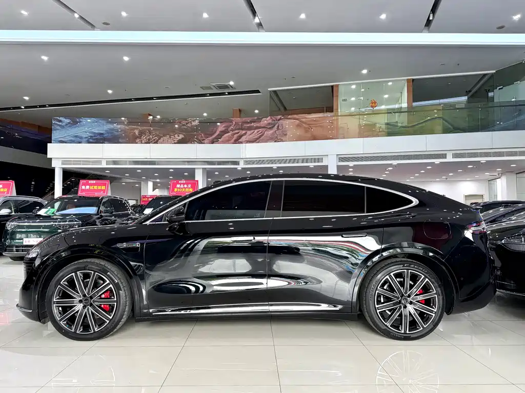 Luxeed Zhijie R7 2025