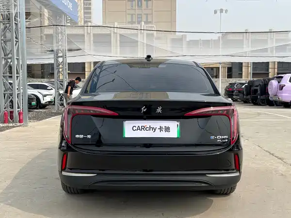 Hongqi E-QM5 2024