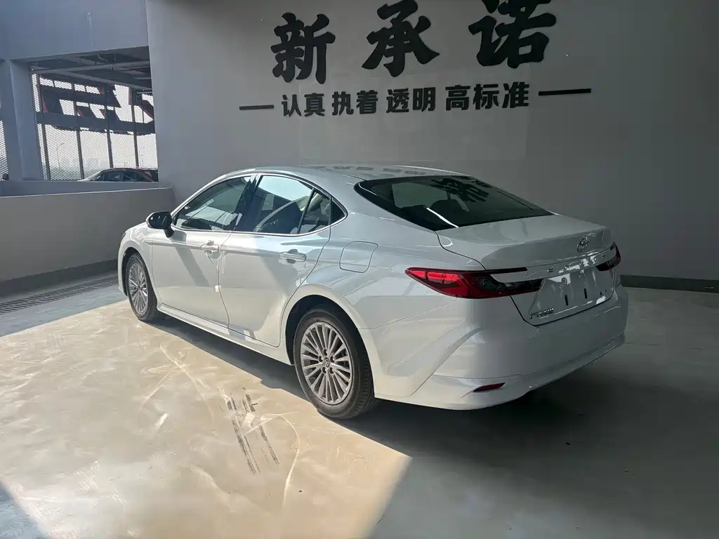 Toyota Camry 2026 — фото 11