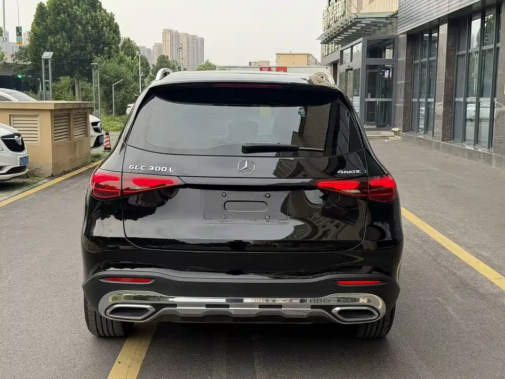 Mercedes-Benz GLC 2023