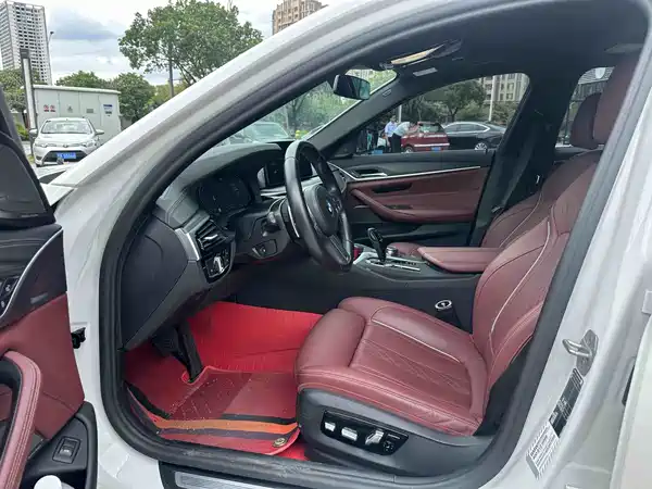 BMW 5 Series 2024