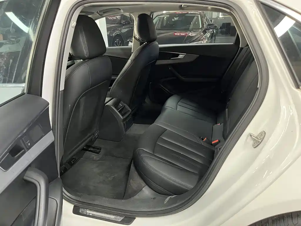 Audi A4L 2017