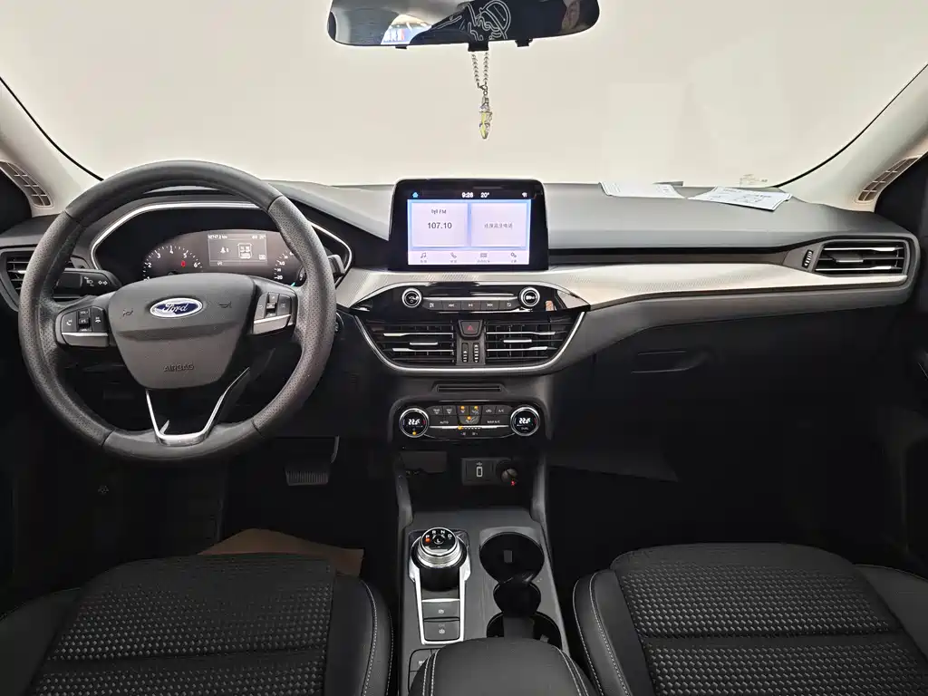 Ford Focus 2020 — фото 24