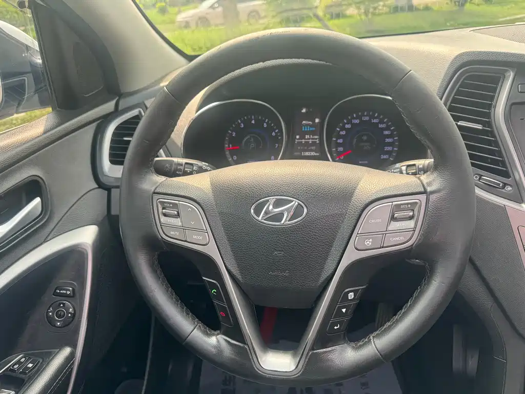 Hyundai Santa Fe 2016 — фото 15