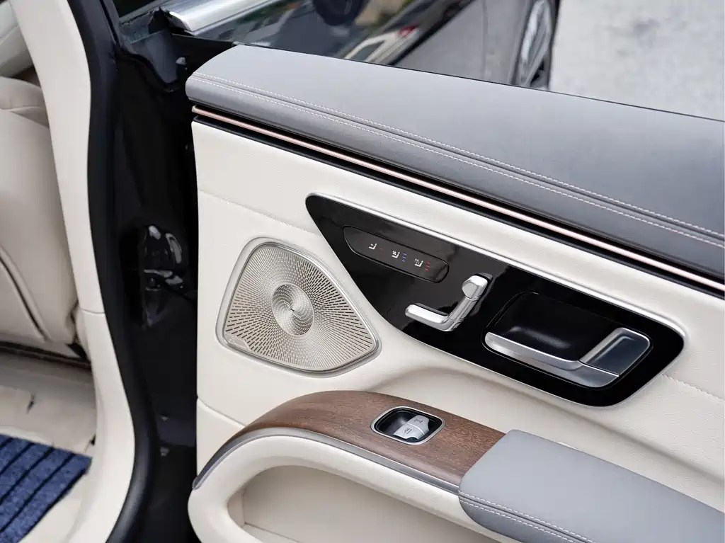 Mercedes-Benz EQS 2024 — фото 13