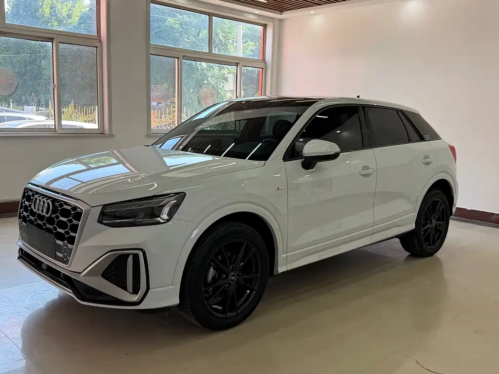 Audi Q2L 2023