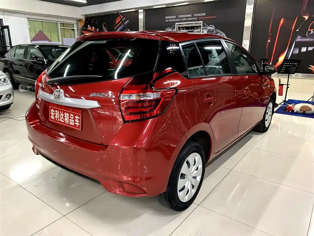 Toyota Yaris L 2018 — фото 12