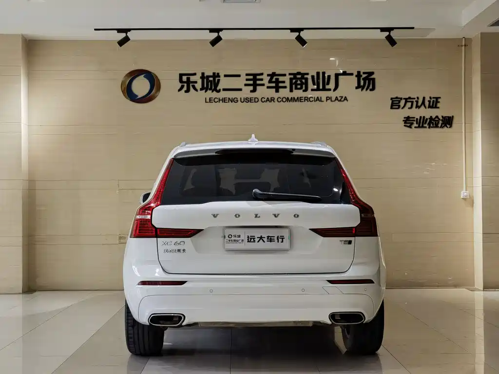Volvo XC60 2018 — фото 17