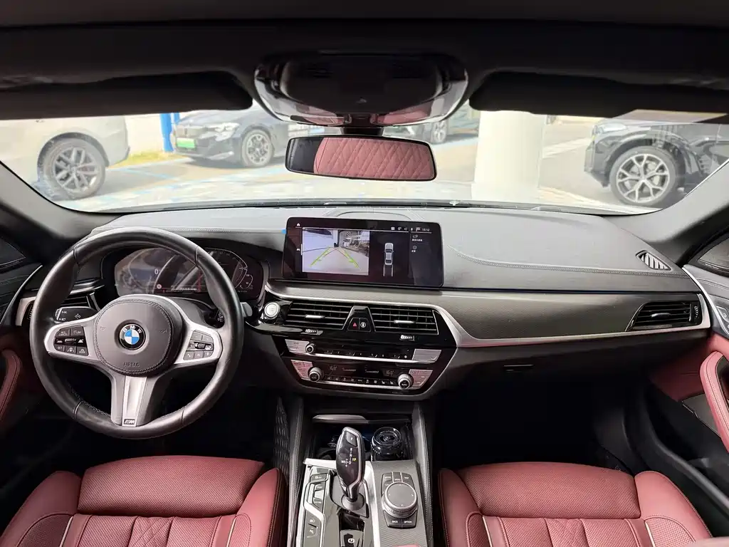 BMW 5 Series New Energy 2021 — фото 10