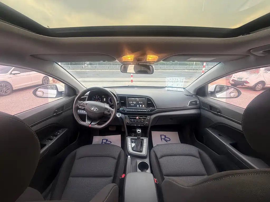 Hyundai Elantra 2019 — фото 9