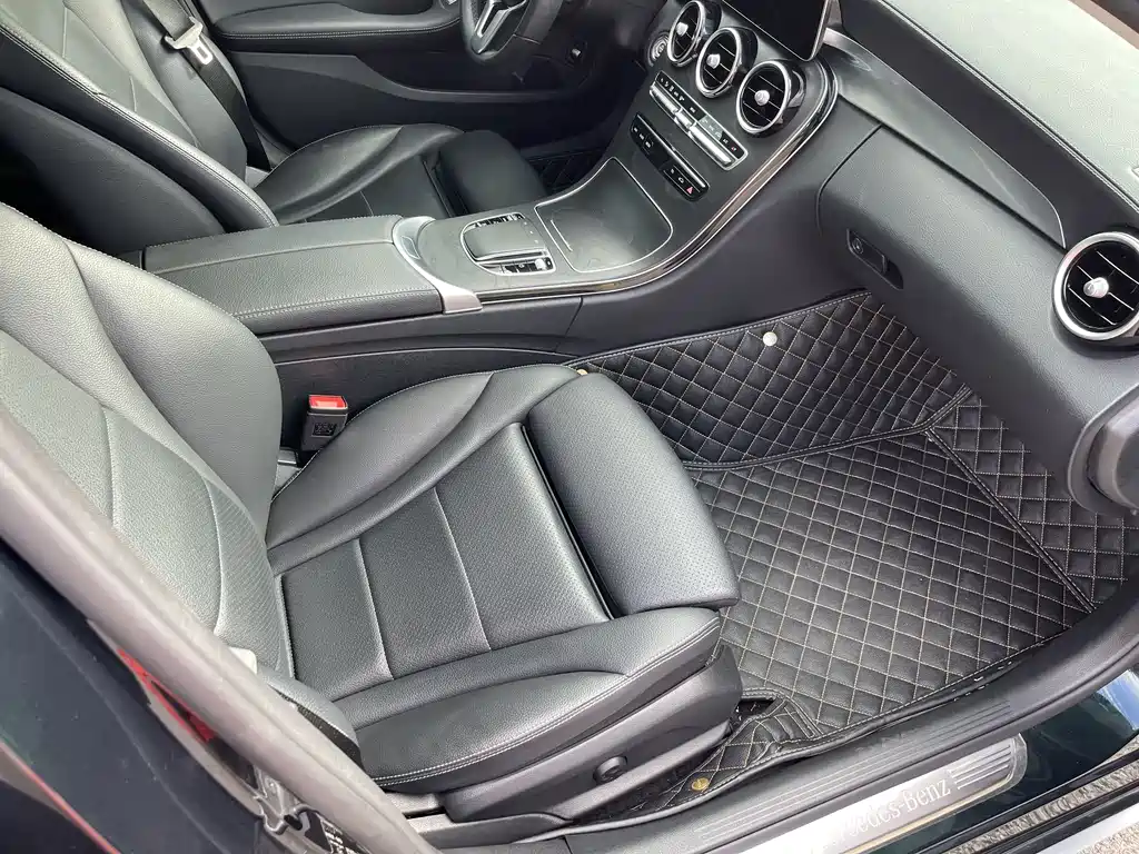 Mercedes-Benz C-Class 2019 — фото 16
