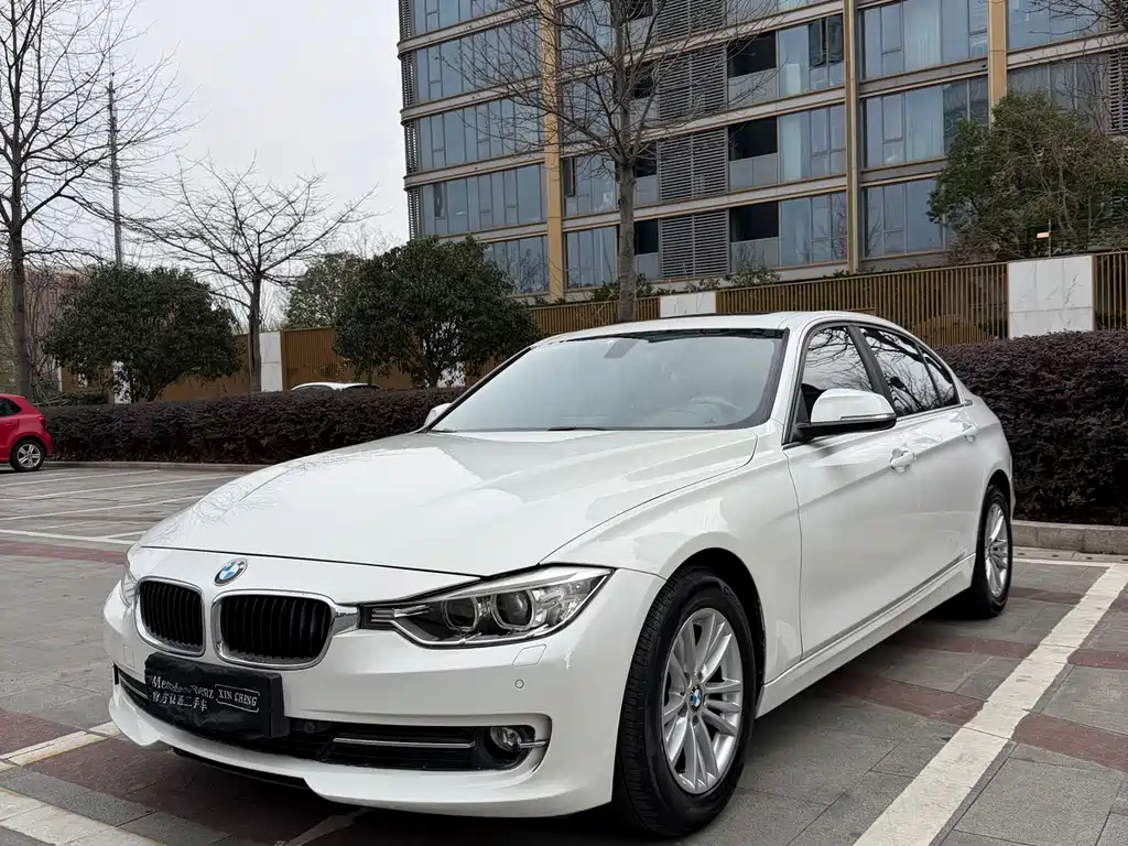 BMW 3 Series 2015 — фото 1