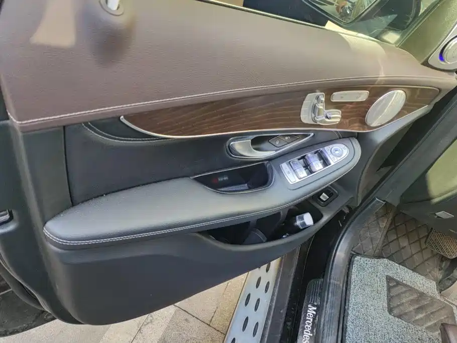 Mercedes-Benz GLC 2020
