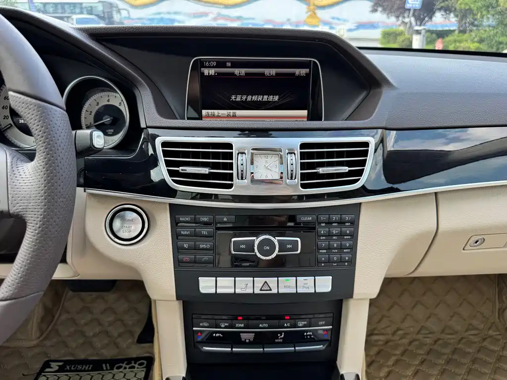 Mercedes-Benz E-Class 2015 — фото 21