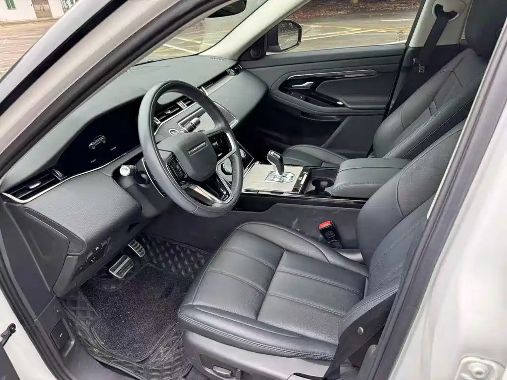 Land Rover Evoque 2023 — фото 3