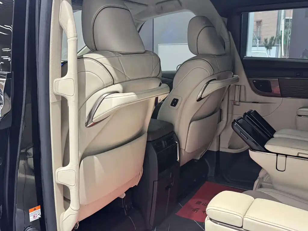 Toyota Alphard 2025 — фото 25