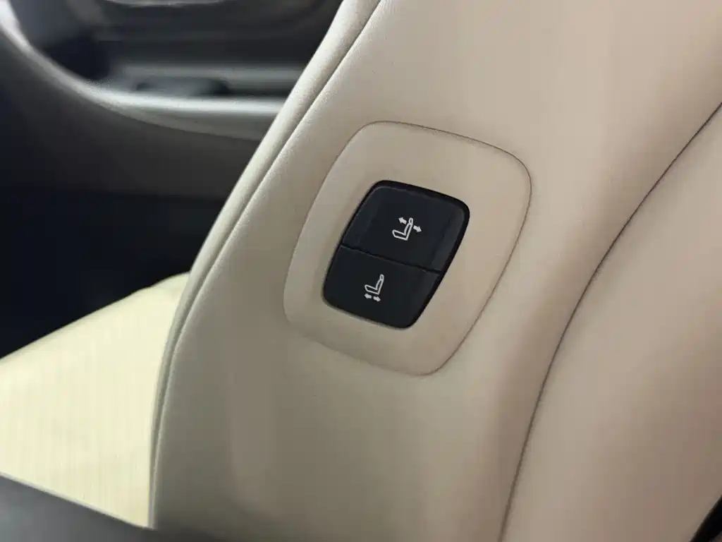Toyota Alphard 2025 — фото 27