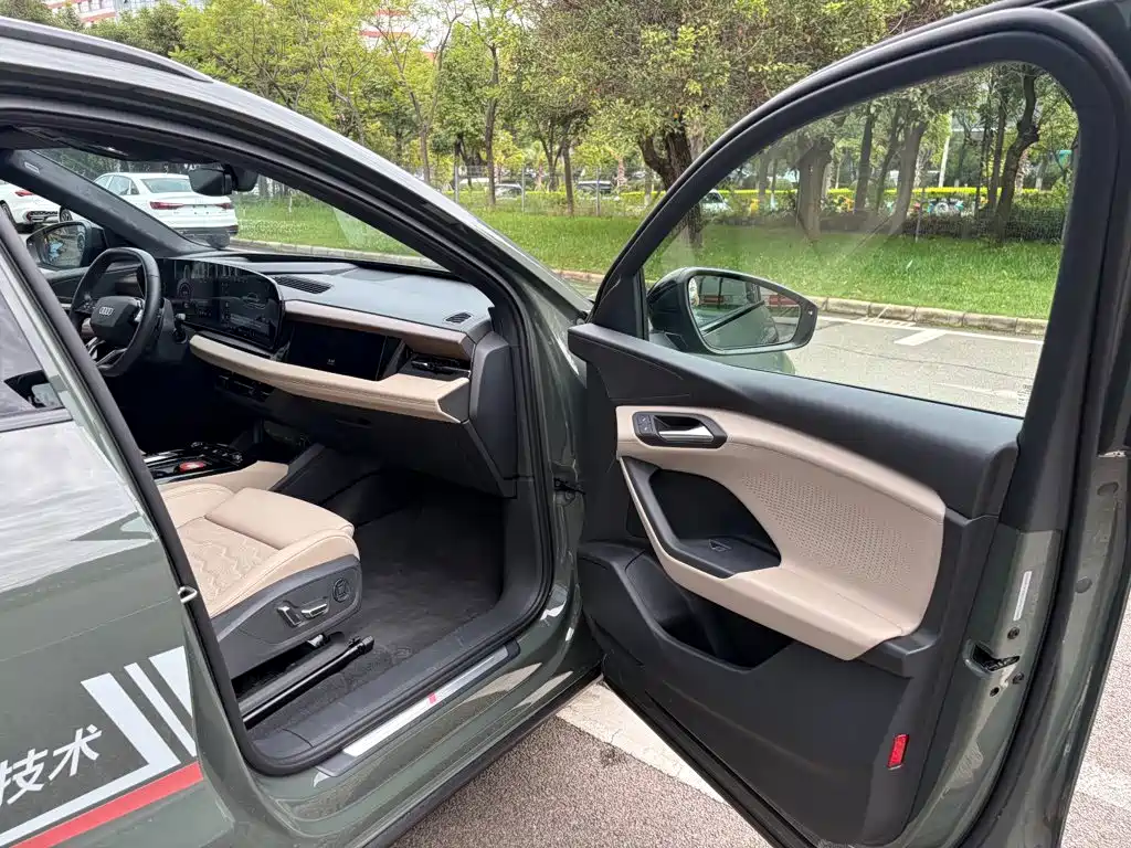 Audi Q6L E-Tron 2025 — фото 27