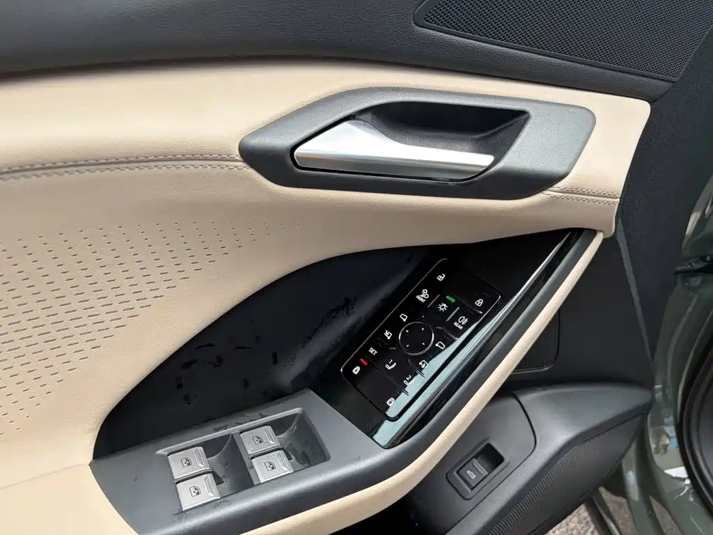 Audi Q6L E-Tron 2025 — фото 14