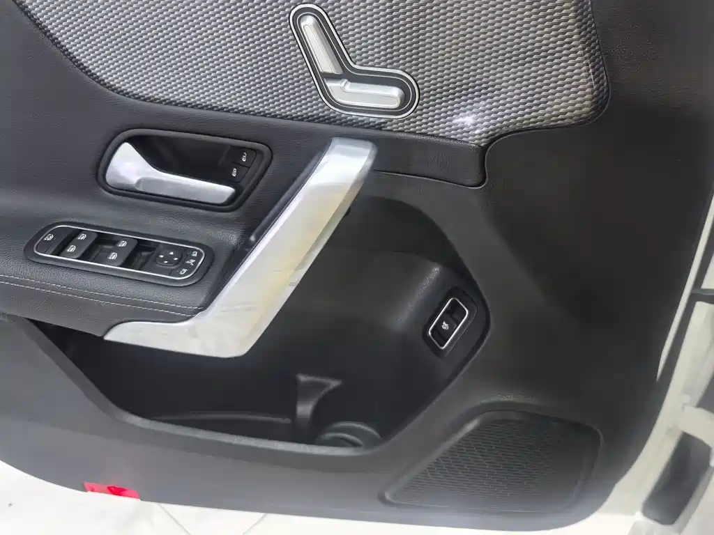 Mercedes-Benz A-Class 2021 — фото 13