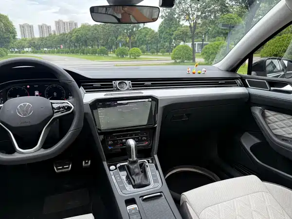 Volkswagen Magotan 2025