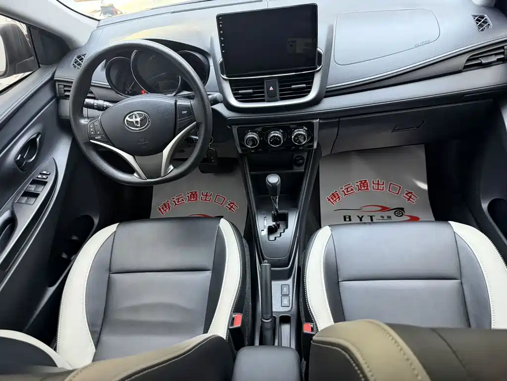 Toyota Yaris L 2022 — фото 11