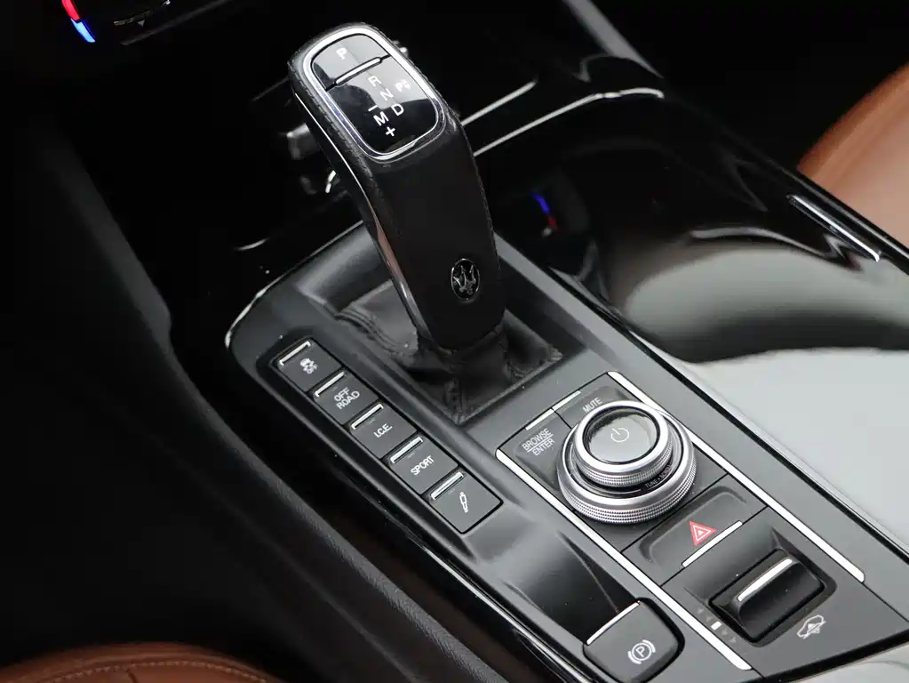 Maserati Levante 2022 — фото 14