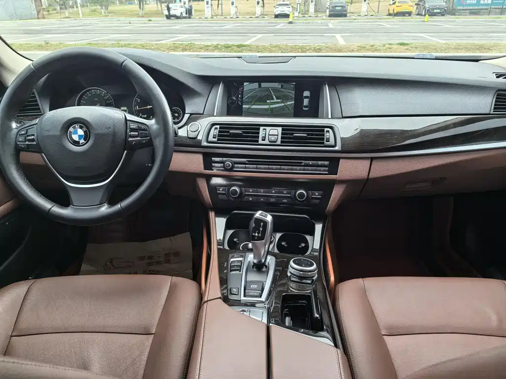 BMW 5 Series 2017 — фото 4