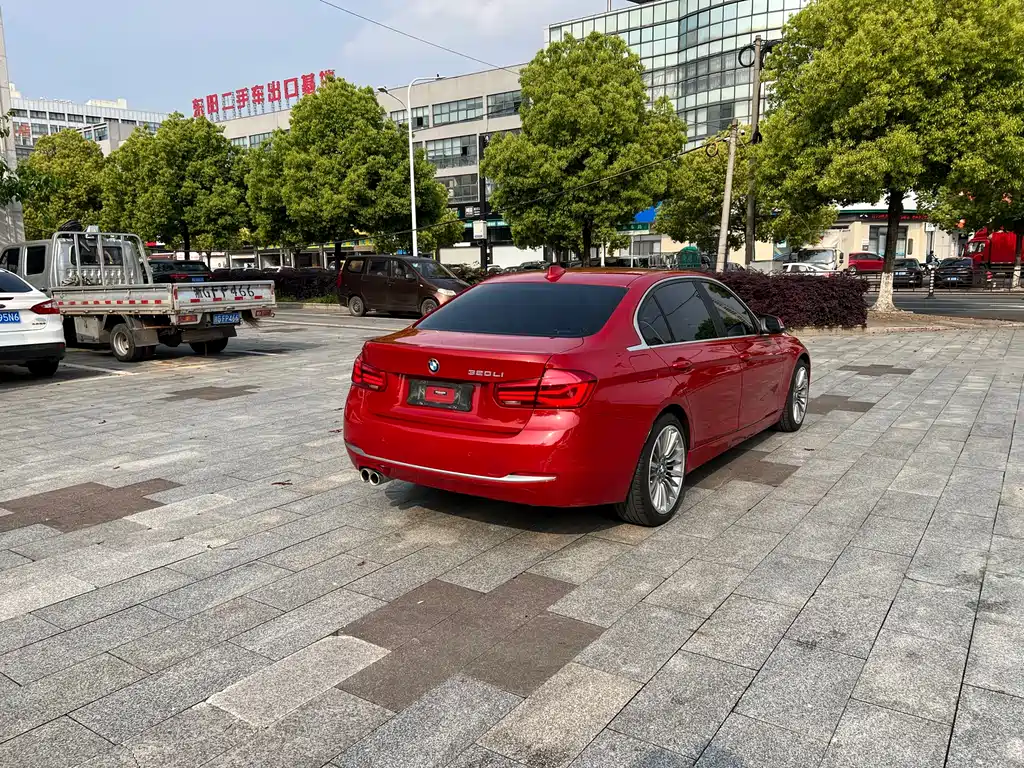 BMW 3 Series 2019 — фото 13