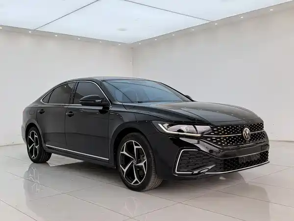 Volkswagen Passat 2024