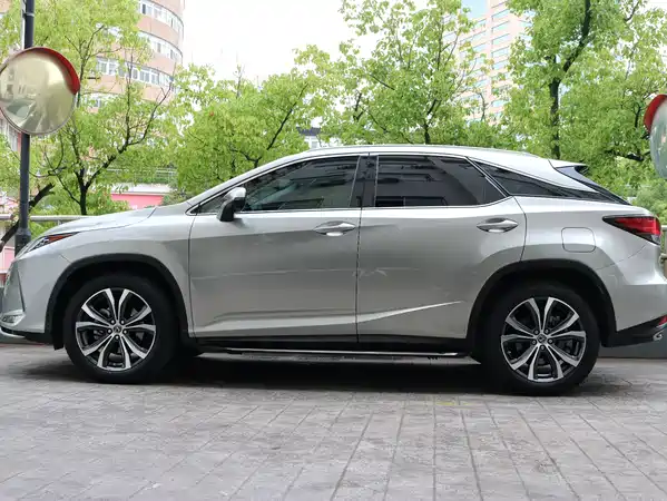 Lexus RX 2020