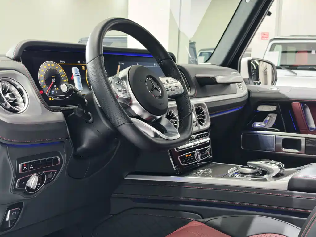 Mercedes-Benz G-Class 2024 — фото 11