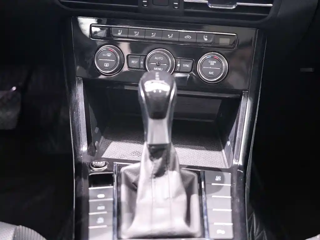 Volkswagen Passat 2019 — фото 14