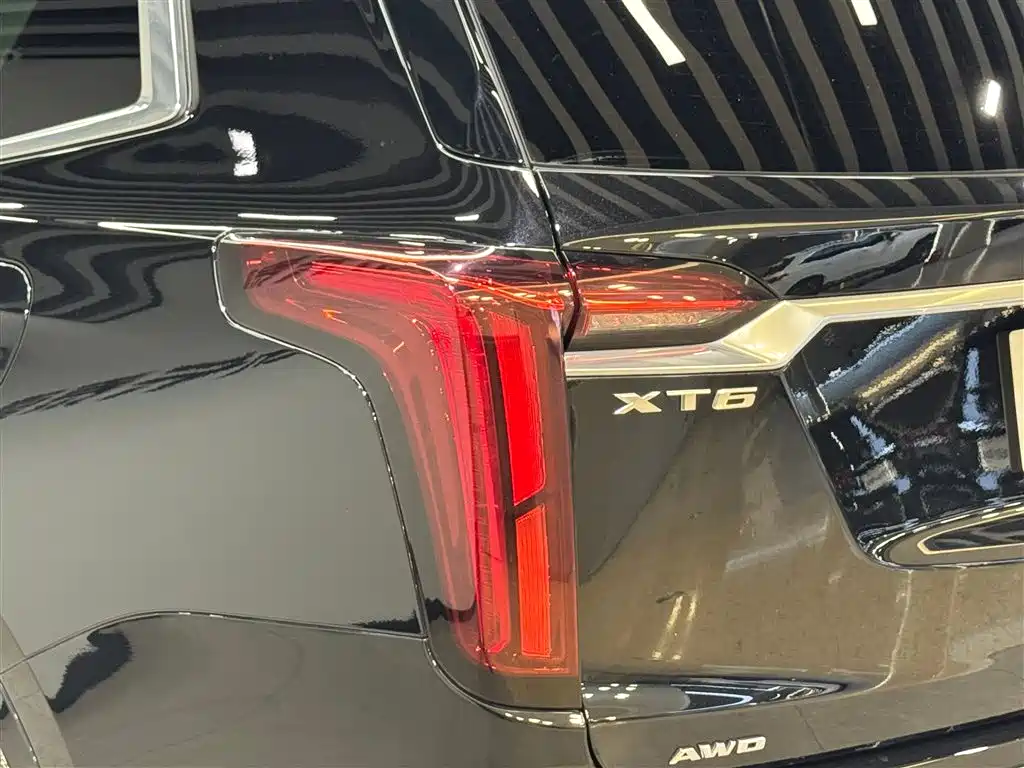 Cadillac XT6 2023 — фото 9