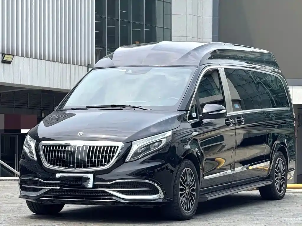 Mercedes-Benz V-Class 2023 — фото 1