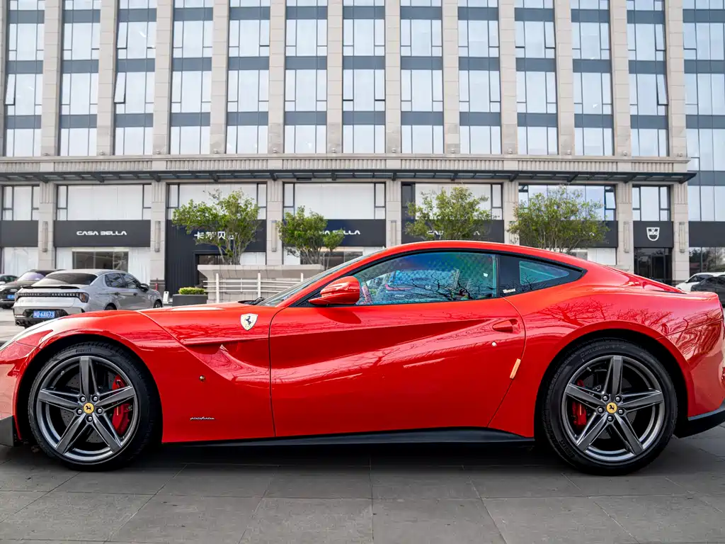 Ferrari F12berlinetta 2018 — фото 7