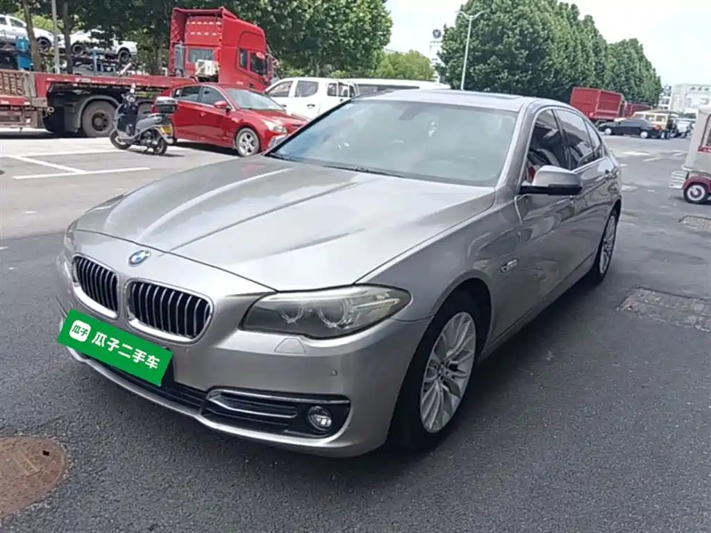 BMW 5 Series 2017 — фото 1