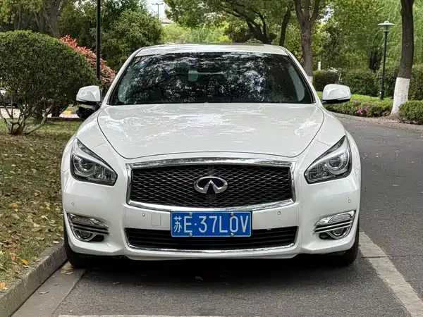 Infiniti Q70 2017