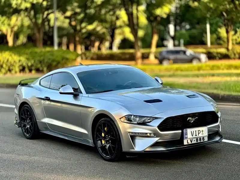 Ford Mustang 2021 — фото 3