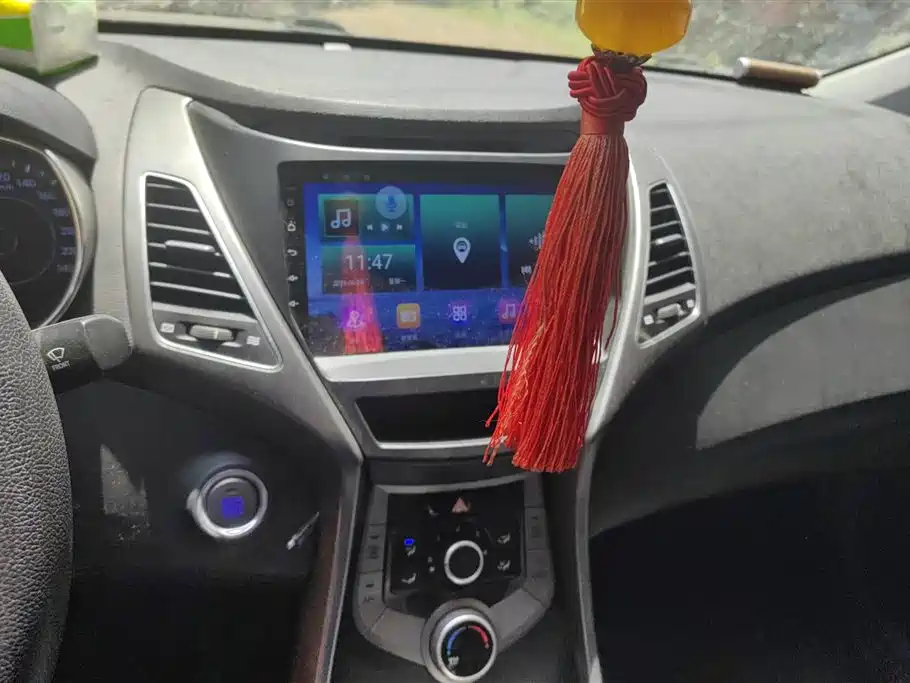 Hyundai Elantra Langdong 2015 — фото 13
