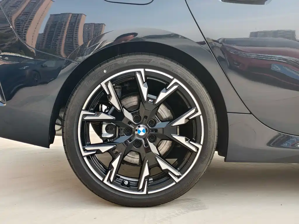 BMW 2 Series 2025 — фото 10