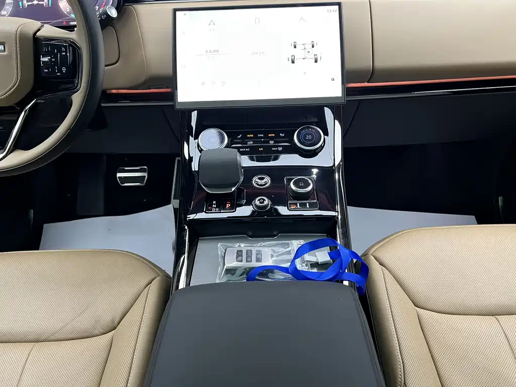 Land Rover Sport 2023 — фото 12