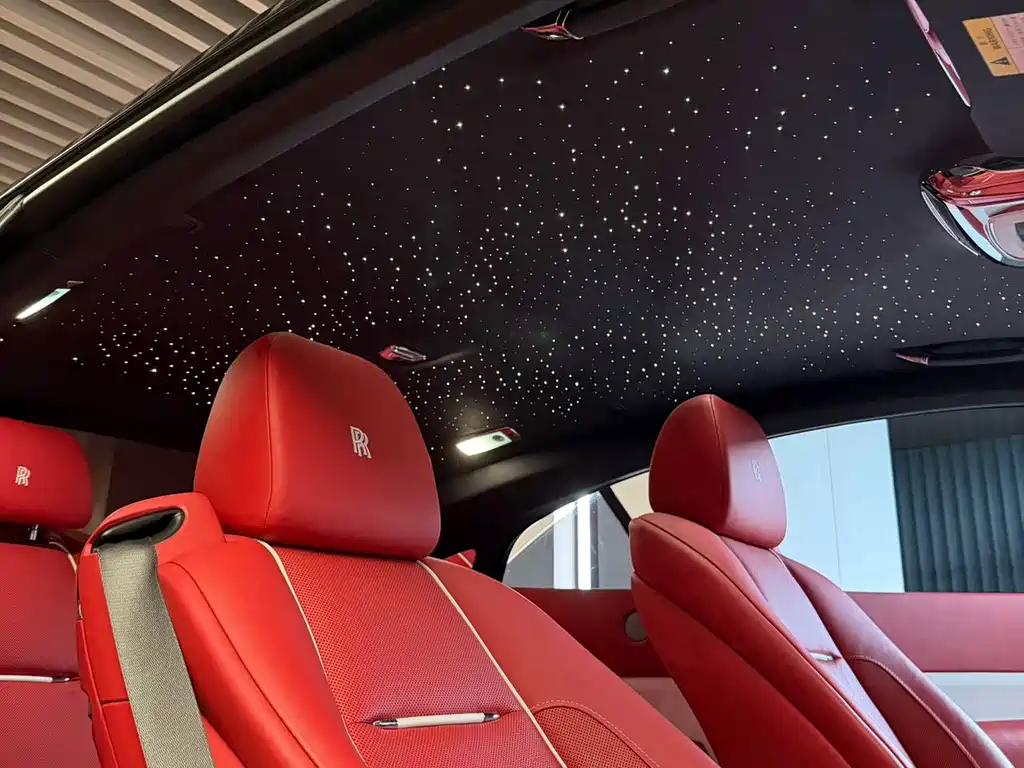 Rolls-Royce Phantom 2018 — фото 10