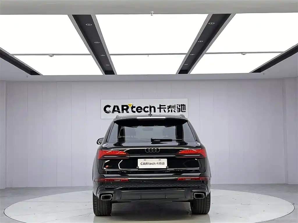 Audi Q7 2025 — фото 6