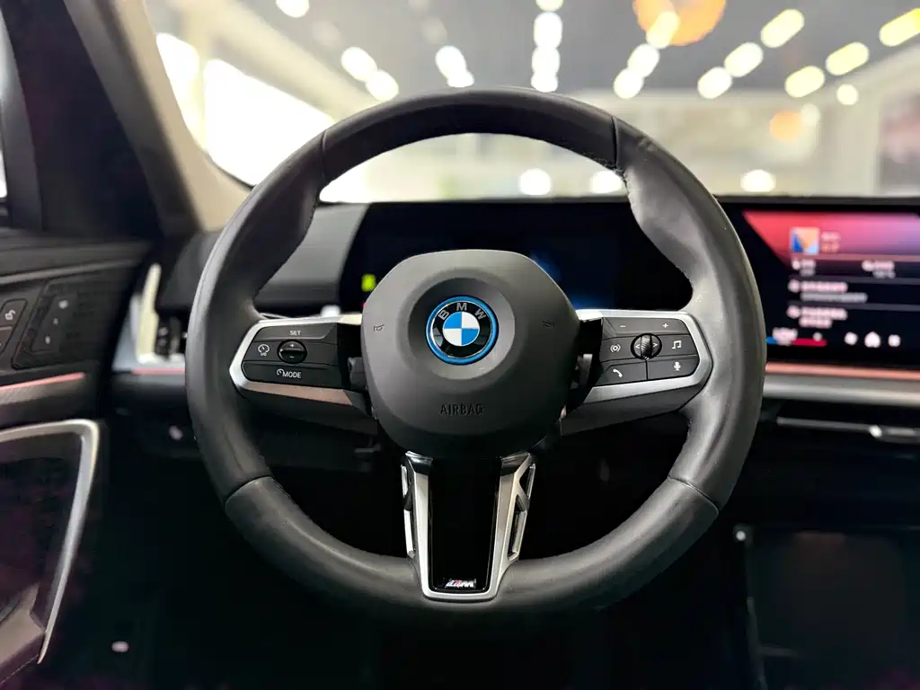 BMW iX1 2025 — фото 14