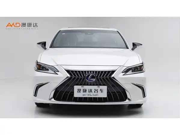 Lexus ES 2022